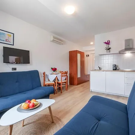 Mit Einem Schlafzimmer Und Meerblick Fuer Vier Personen Štikovica